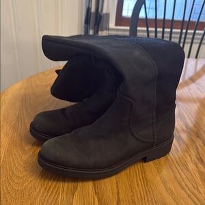 Clarks women’s Black Leather Boots